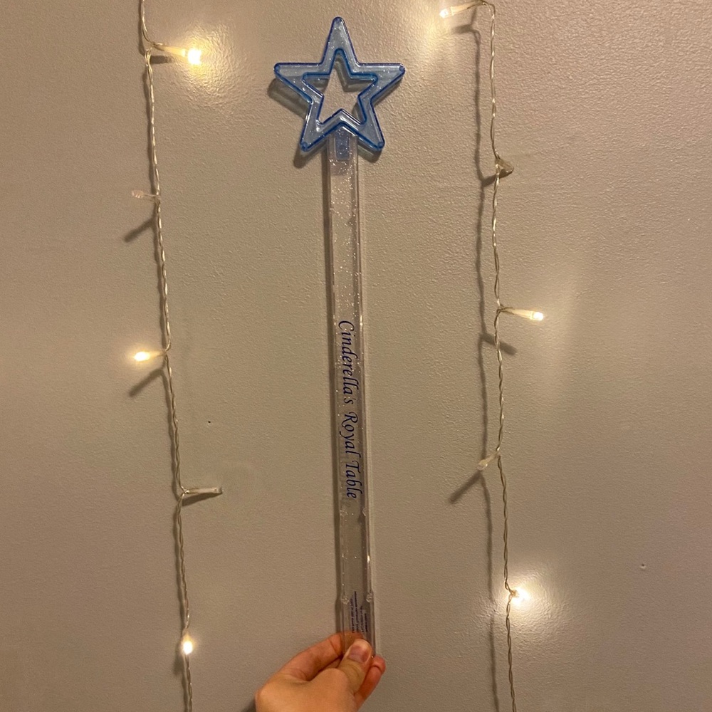 Cinderella’s Royal Table Star Glitter Wand